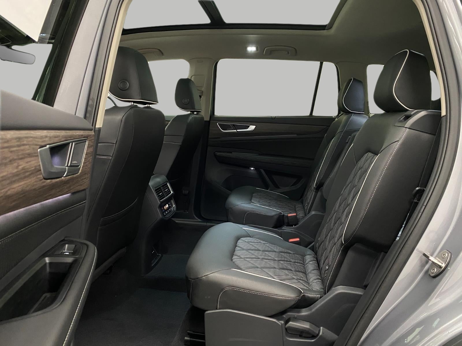 2026 Volkswagen Atlas 2.0T SEL Premium R-Line 4MOTION
