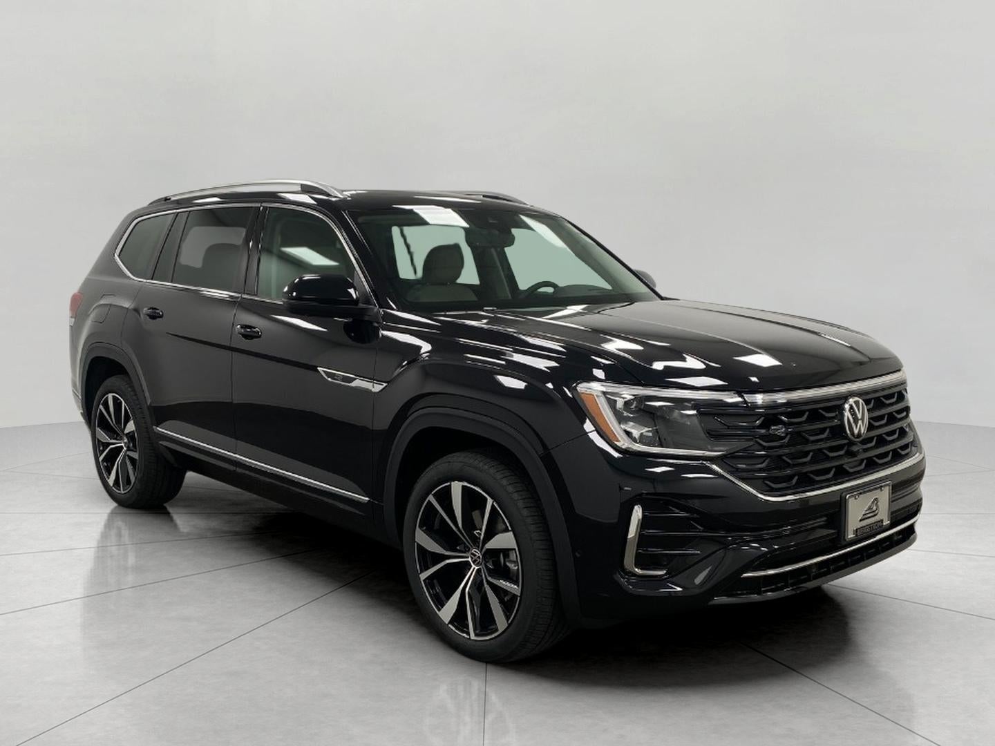 2026 Volkswagen Atlas 2.0T SEL Premium R-Line 4MOTION's photo