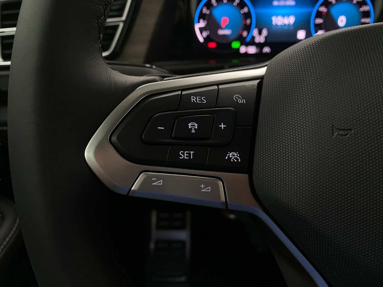 2026 Volkswagen Atlas 2.0T SEL Premium R-Line 4MOTION