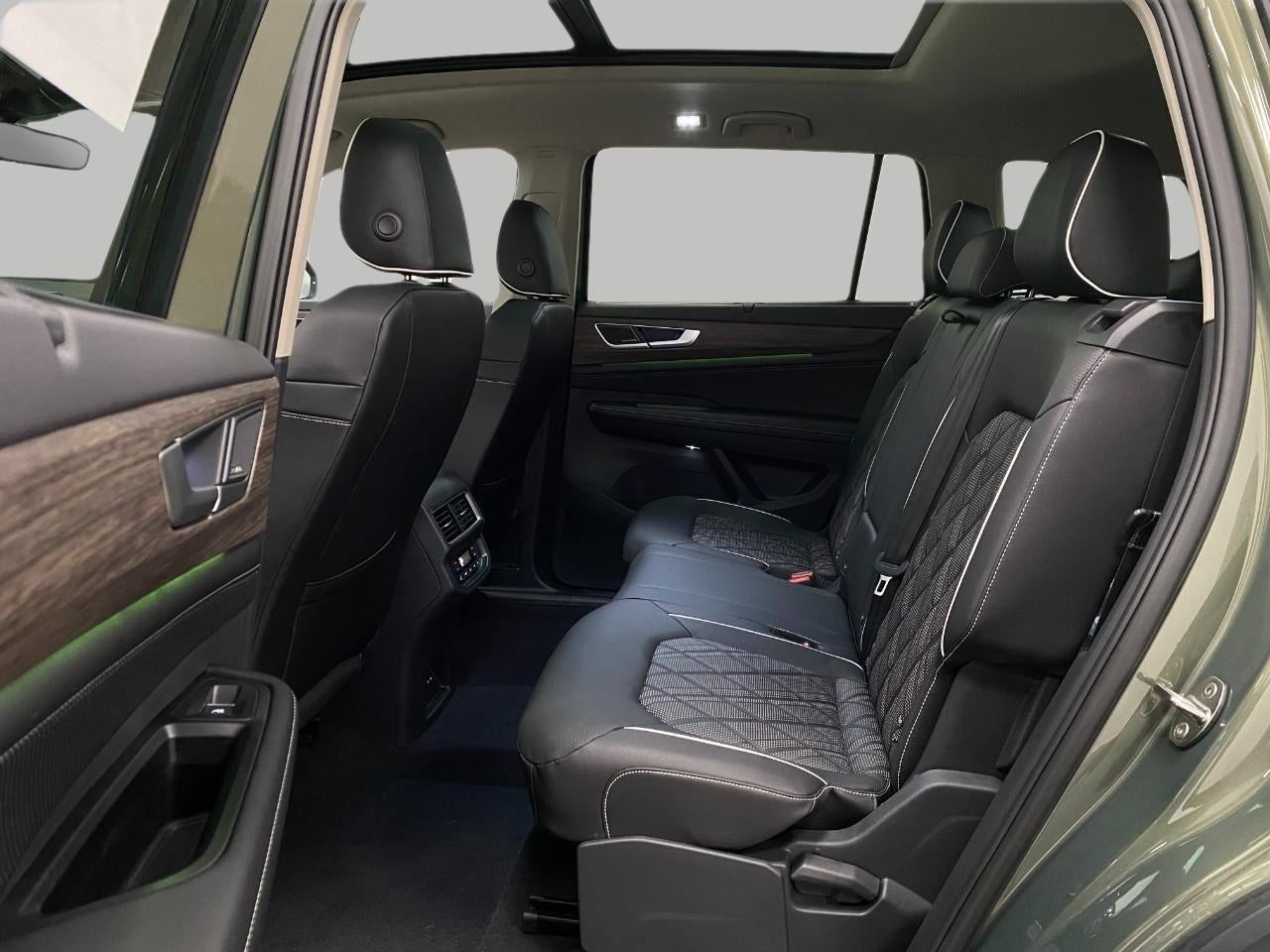 2026 Volkswagen Atlas 2.0T SEL Premium R-Line 4MOTION