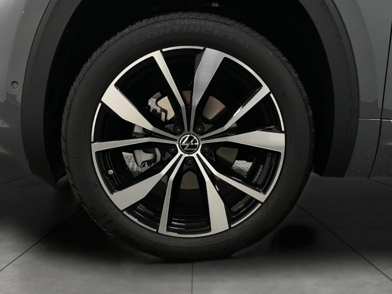 2026 Volkswagen Atlas 2.0T SEL Premium R-Line 4MOTION