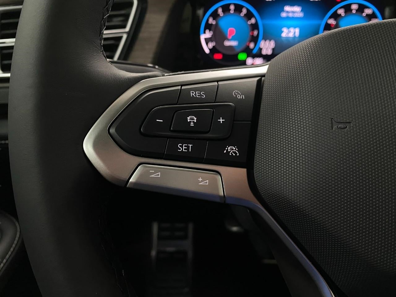 2026 Volkswagen Atlas 2.0T SEL Premium R-Line 4MOTION