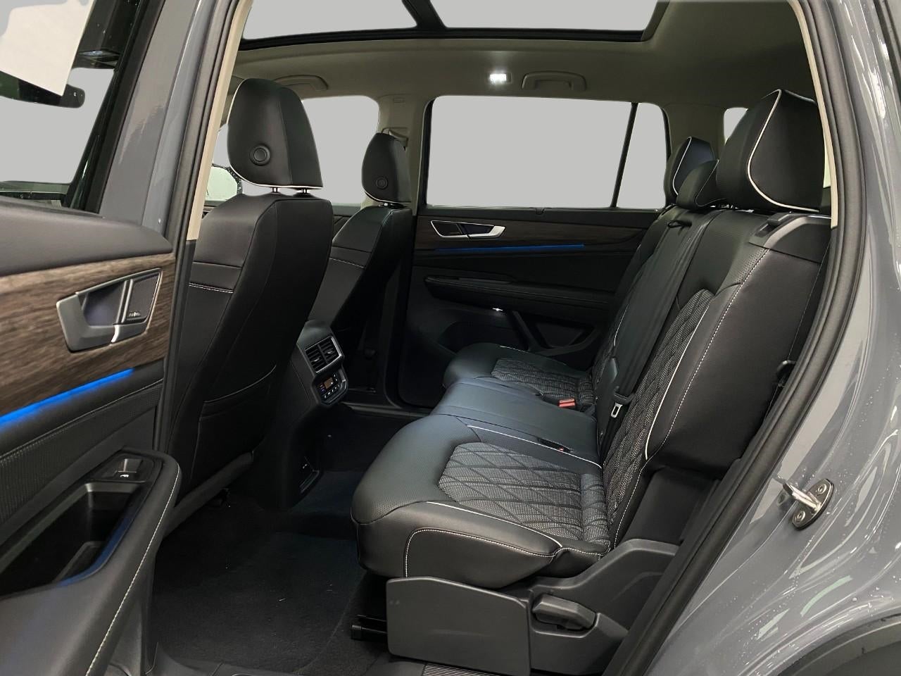 2026 Volkswagen Atlas 2.0T SEL Premium R-Line 4MOTION