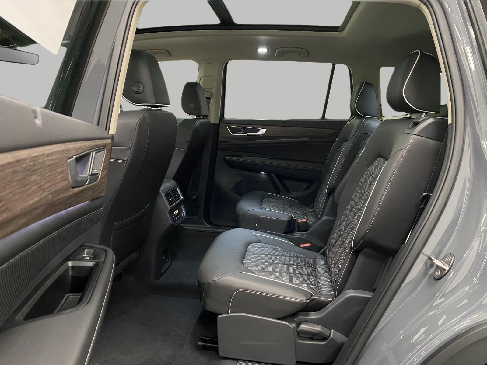 2026 Volkswagen Atlas 2.0T SEL Premium R-Line 4MOTION