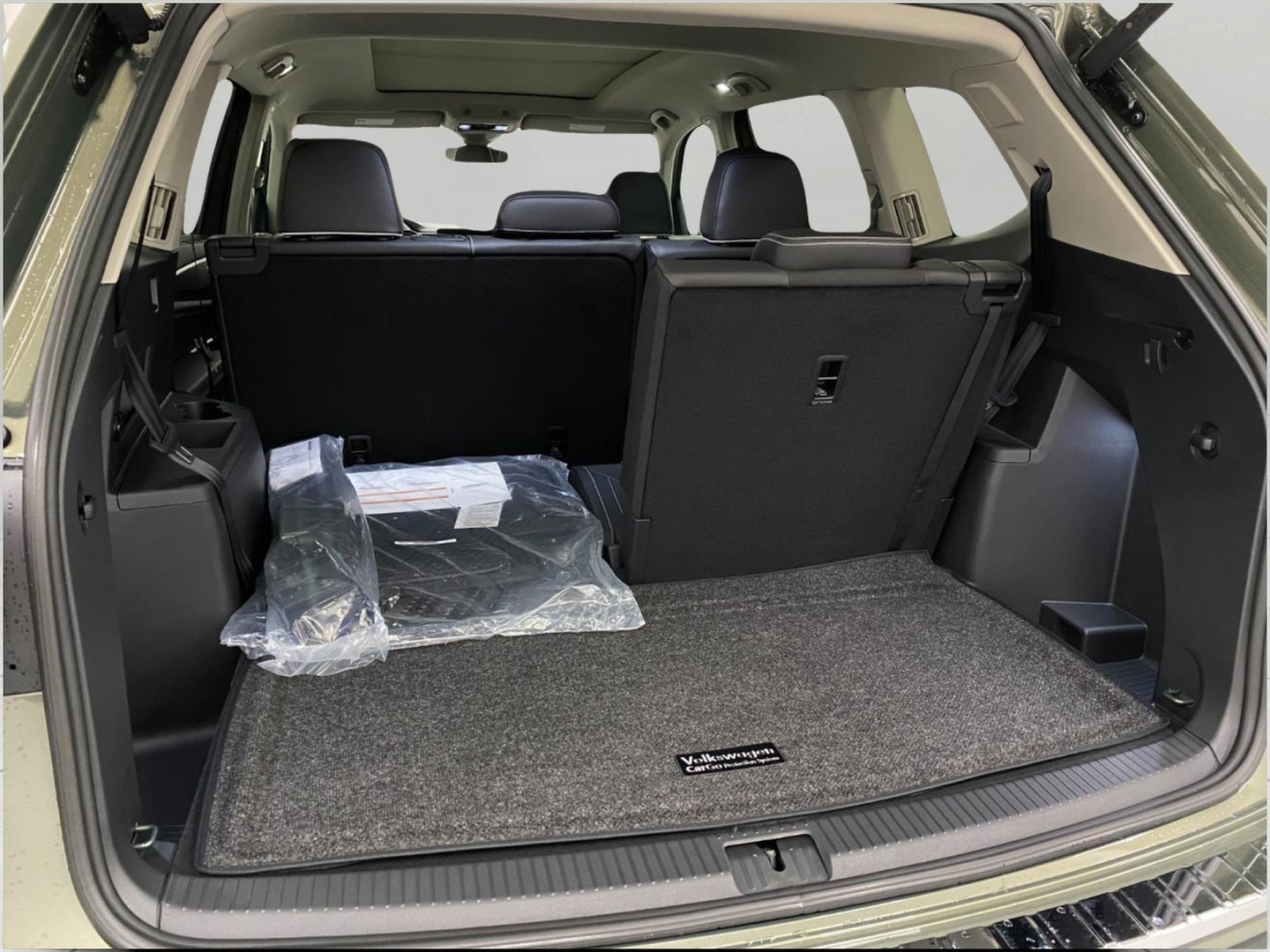 2026 Volkswagen Atlas 2.0T SEL Premium R-Line 4MOTION