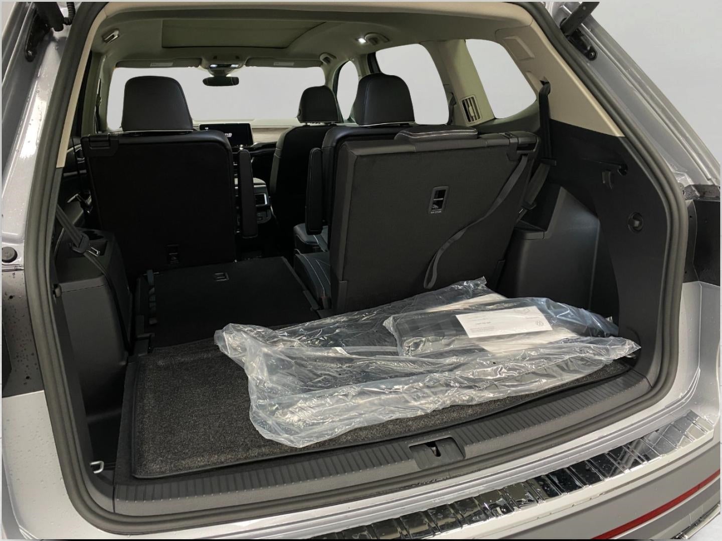 2026 Volkswagen Atlas 2.0T SEL Premium R-Line 4MOTION