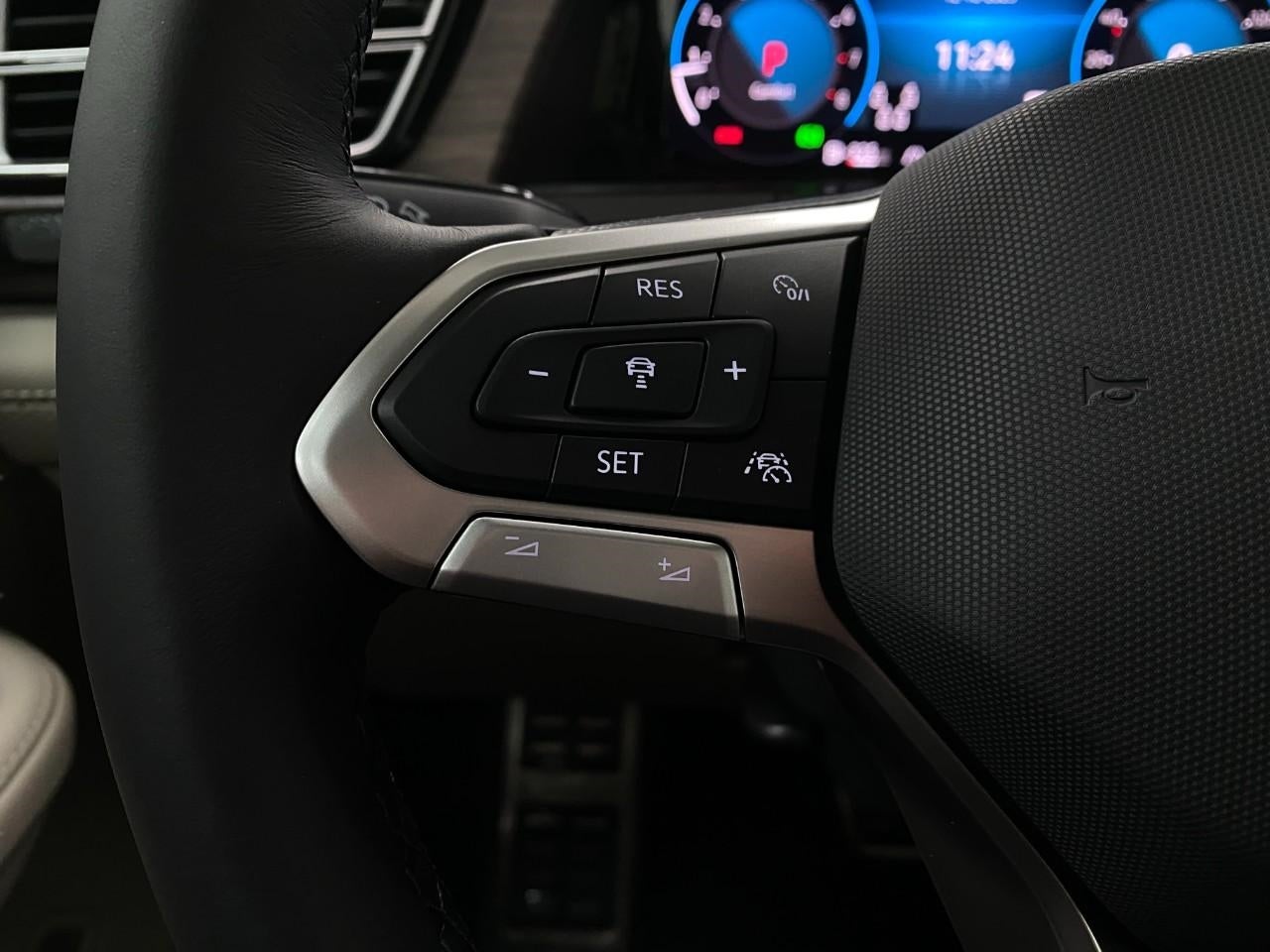 2026 Volkswagen Atlas 2.0T SEL Premium R-Line 4MOTION