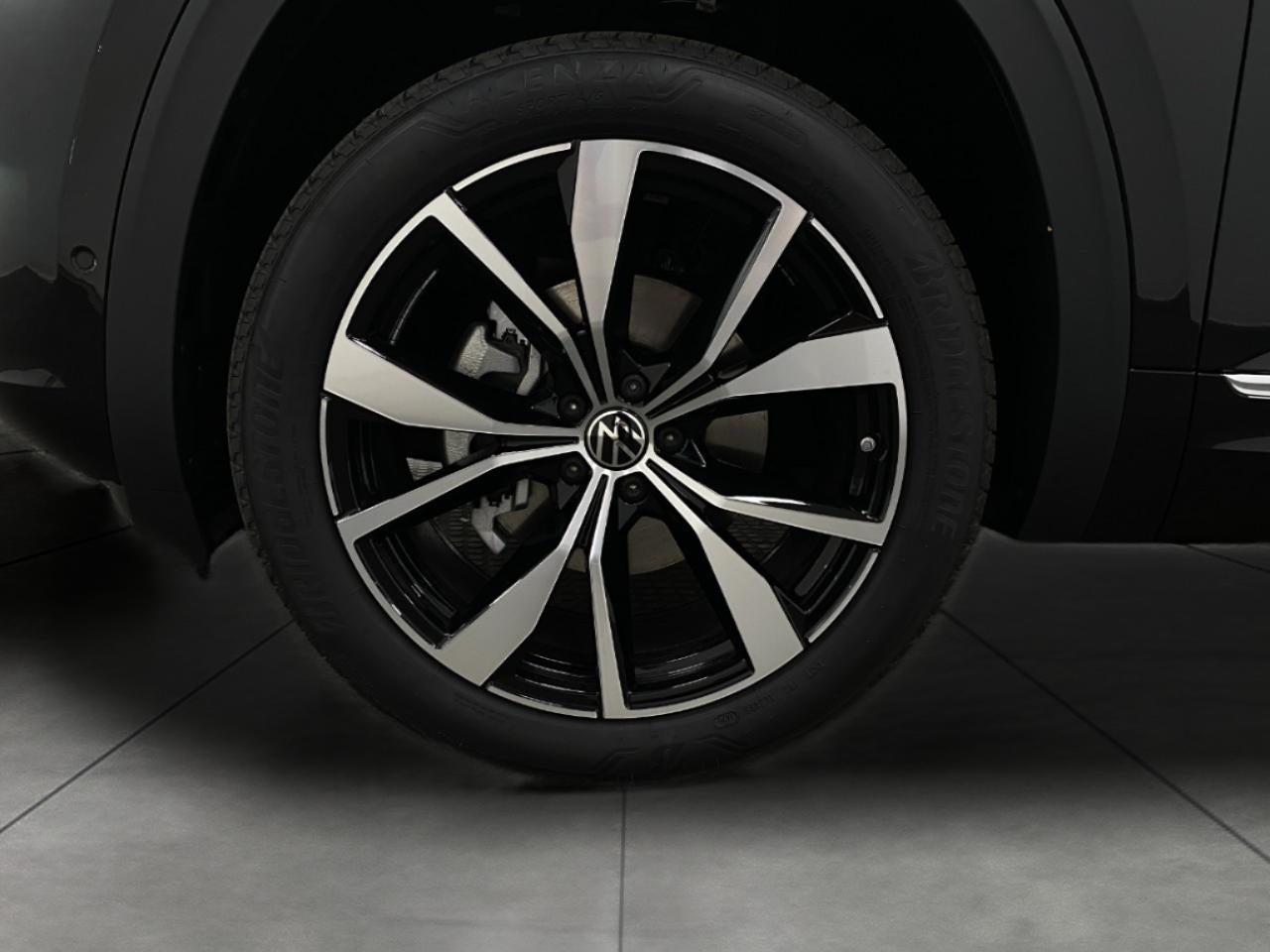 2026 Volkswagen Atlas 2.0T SEL Premium R-Line 4MOTION