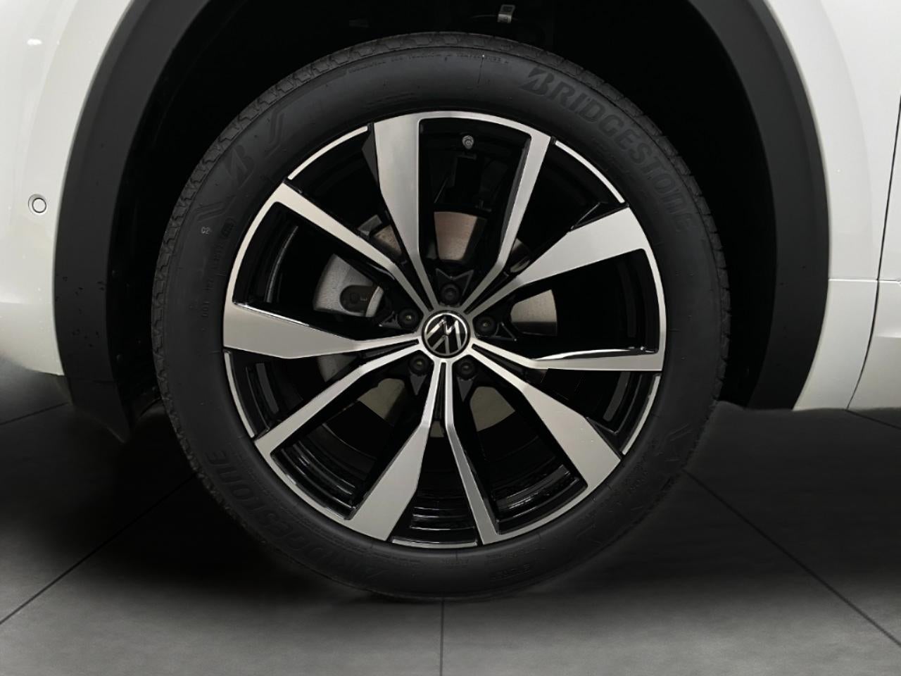 2026 Volkswagen Atlas 2.0T SEL Premium R-Line 4MOTION