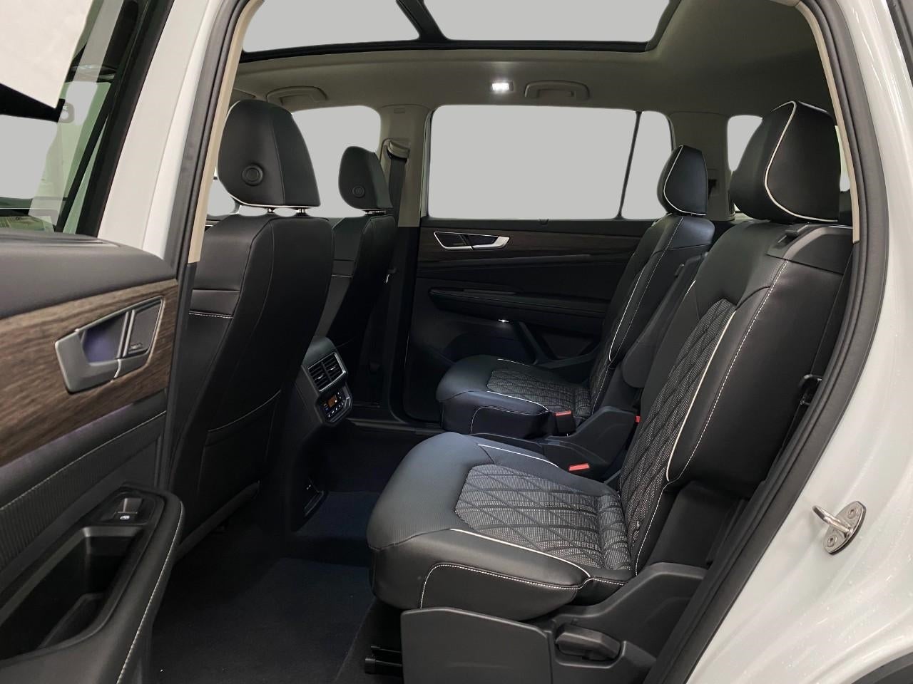 2026 Volkswagen Atlas 2.0T SEL Premium R-Line 4MOTION