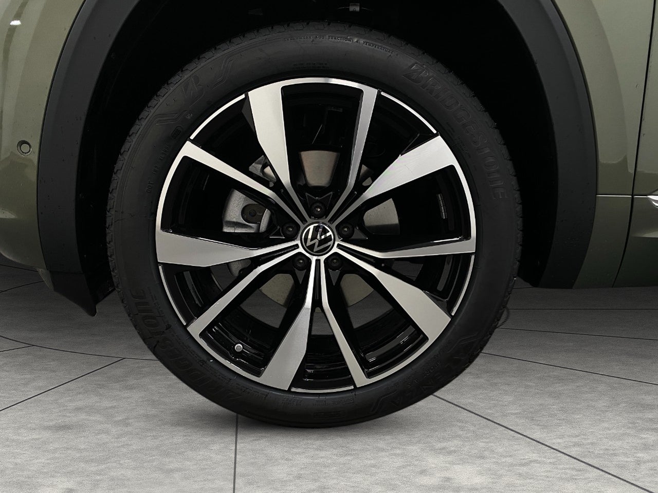 2026 Volkswagen Atlas 2.0T SEL Premium R-Line 4MOTION