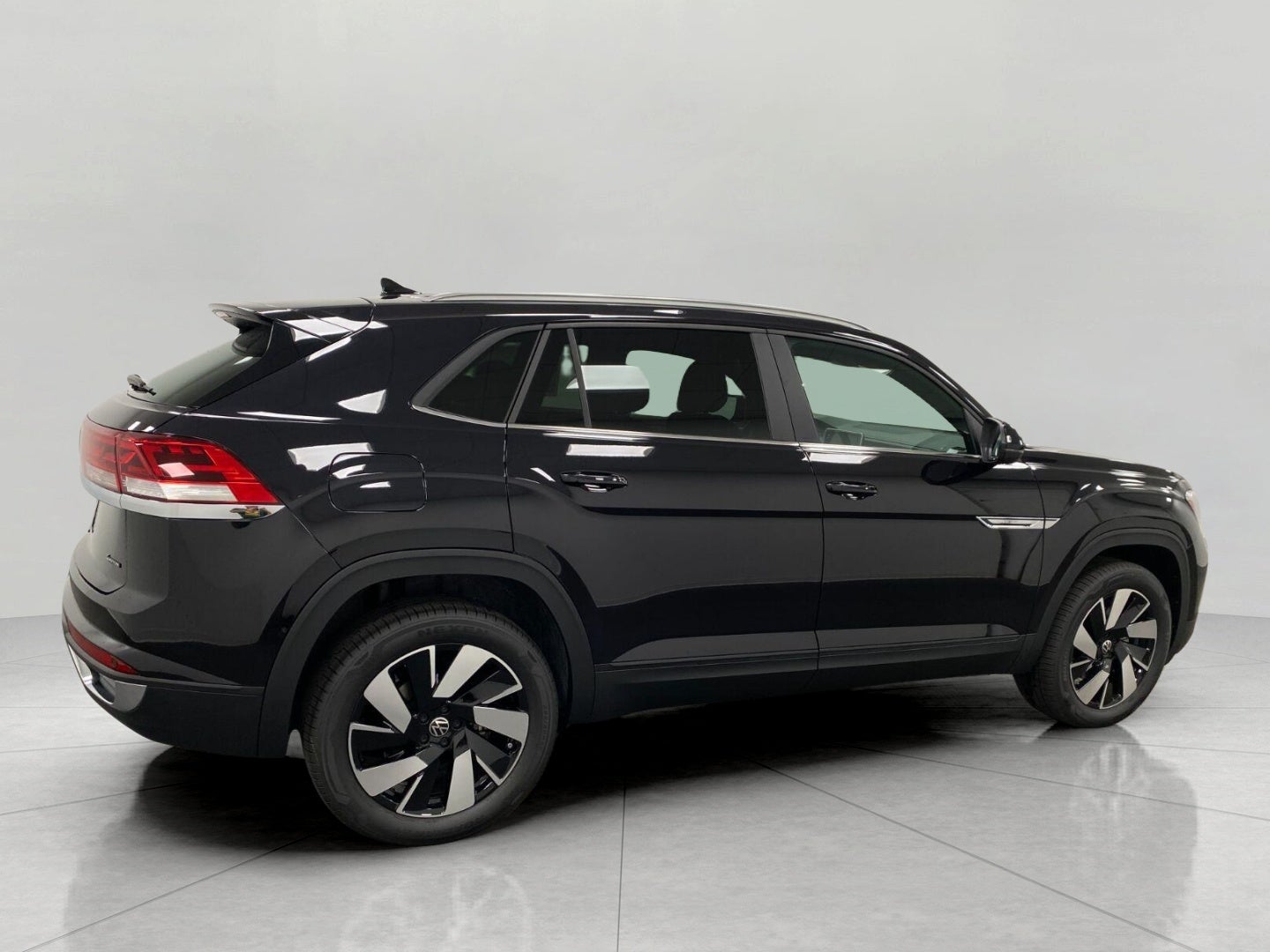 2026 Volkswagen Atlas Cross Sport 2.0T SE w/Technology 4MOTION