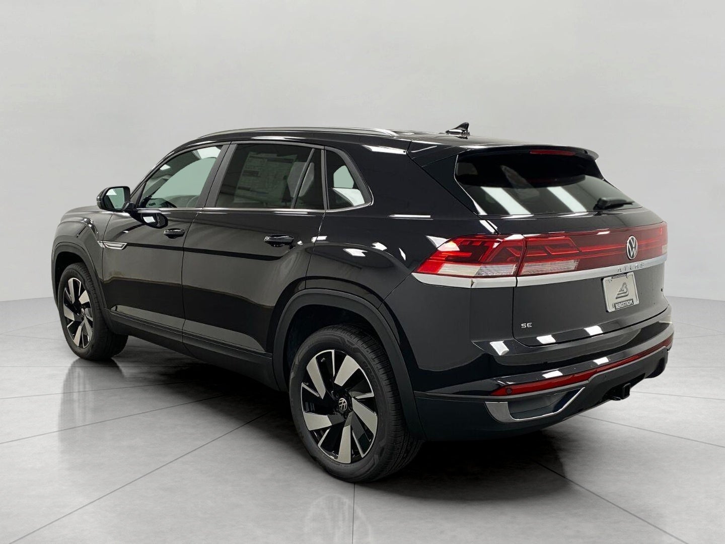 2026 Volkswagen Atlas Cross Sport 2.0T SE w/Technology 4MOTION