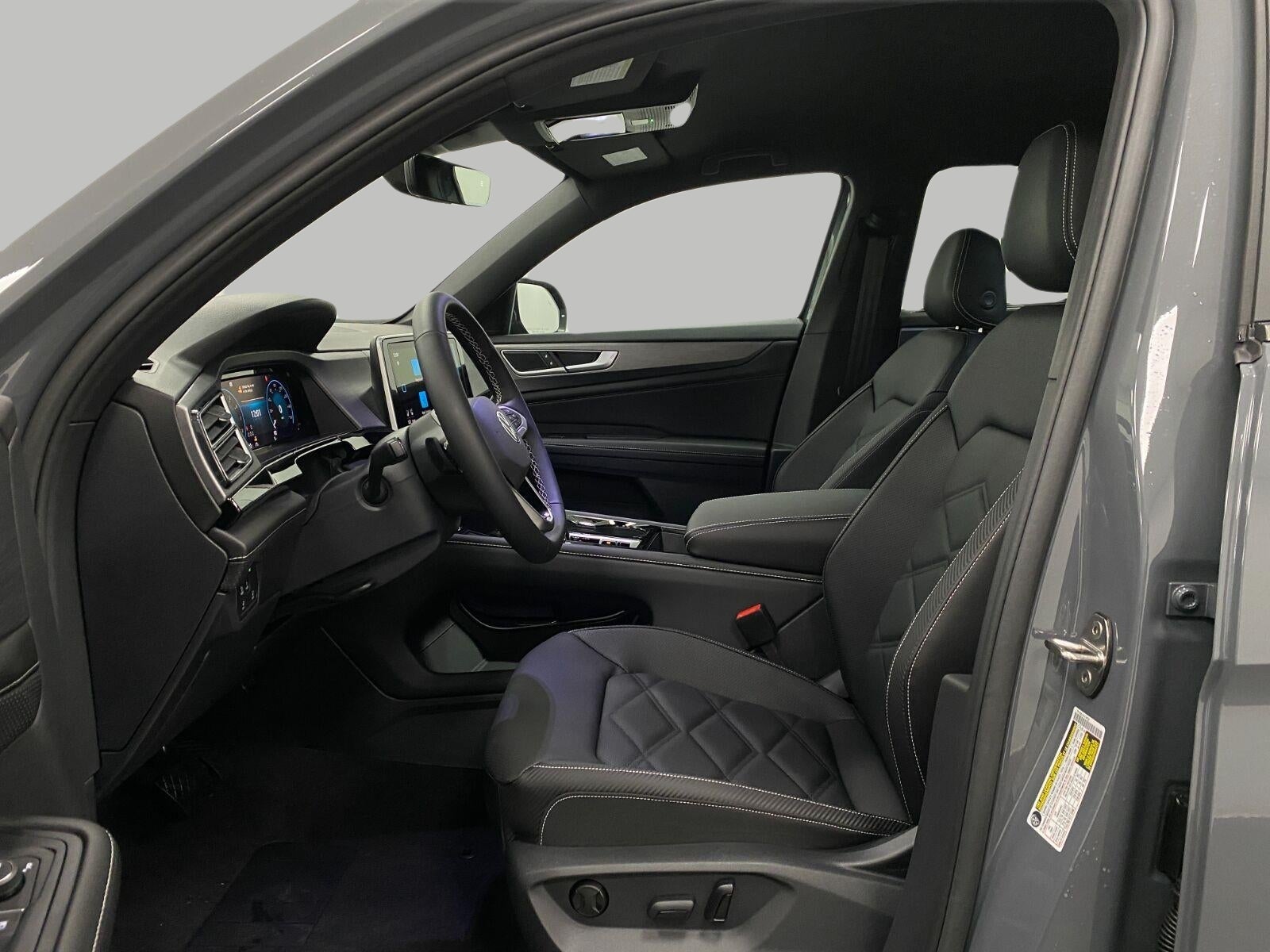 2026 Volkswagen Atlas Cross Sport 2.0T SE w/Technology 4MOTION
