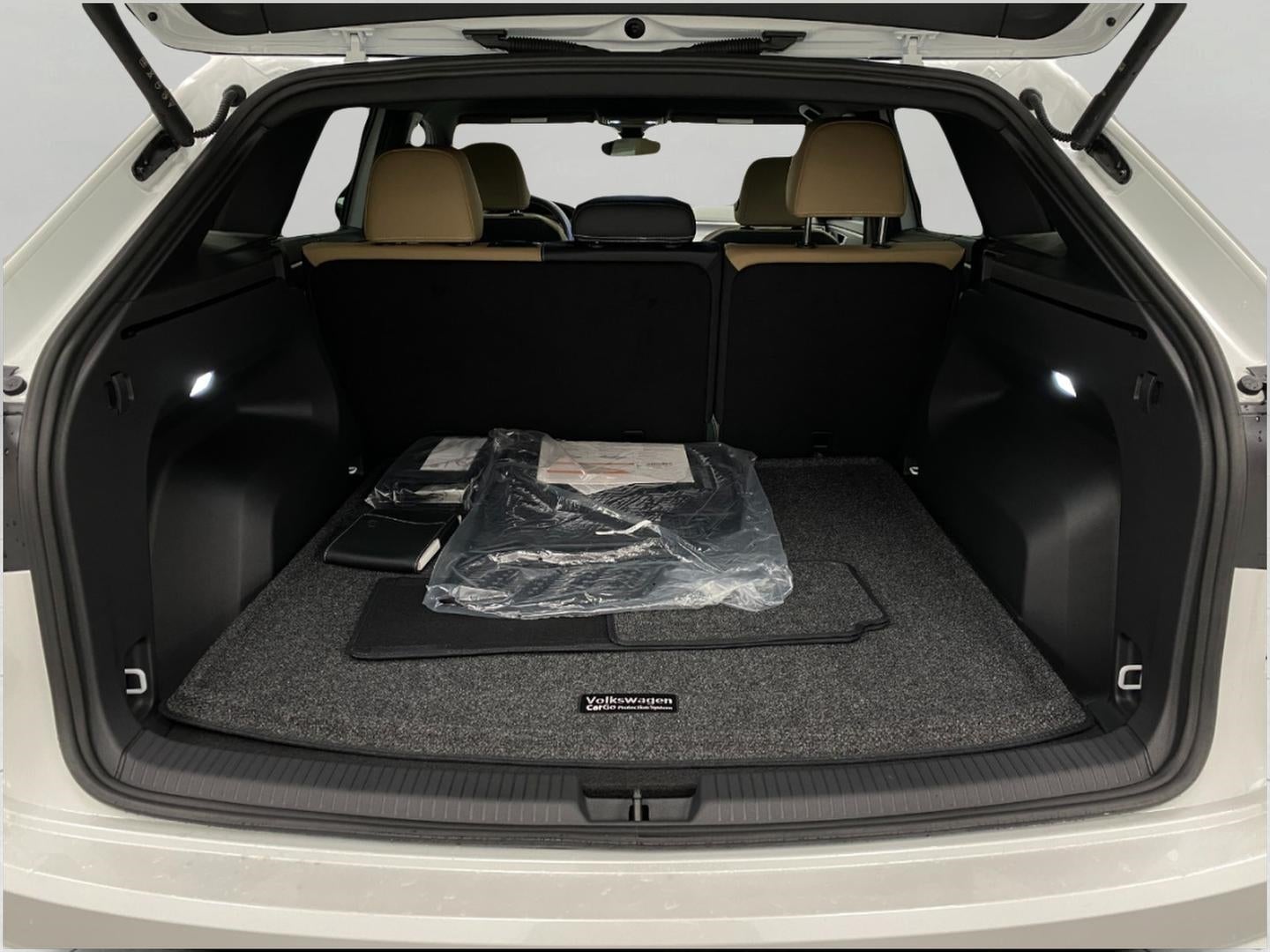 2026 Volkswagen Atlas Cross Sport 2.0T SE w/Technology 4MOTION