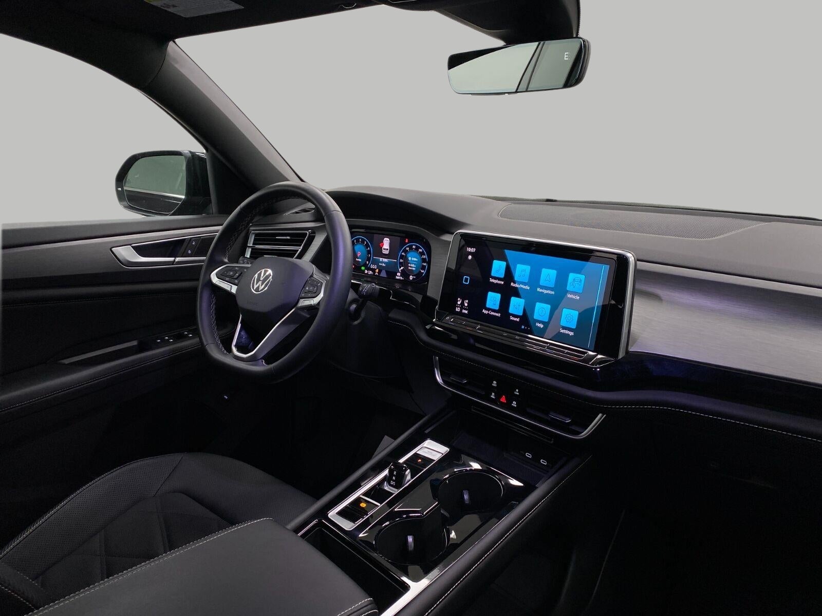 2024 Volkswagen Atlas Cross Sport 2.0T SE w/Technology 4MOTION