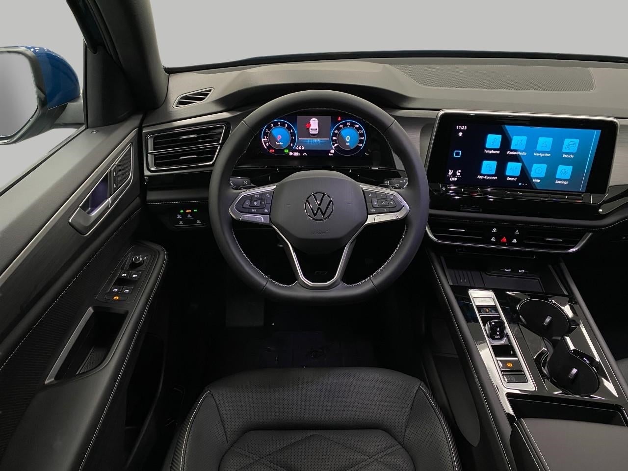 2025 Volkswagen Atlas Cross Sport 2.0T SE w/Technology 4MOTION