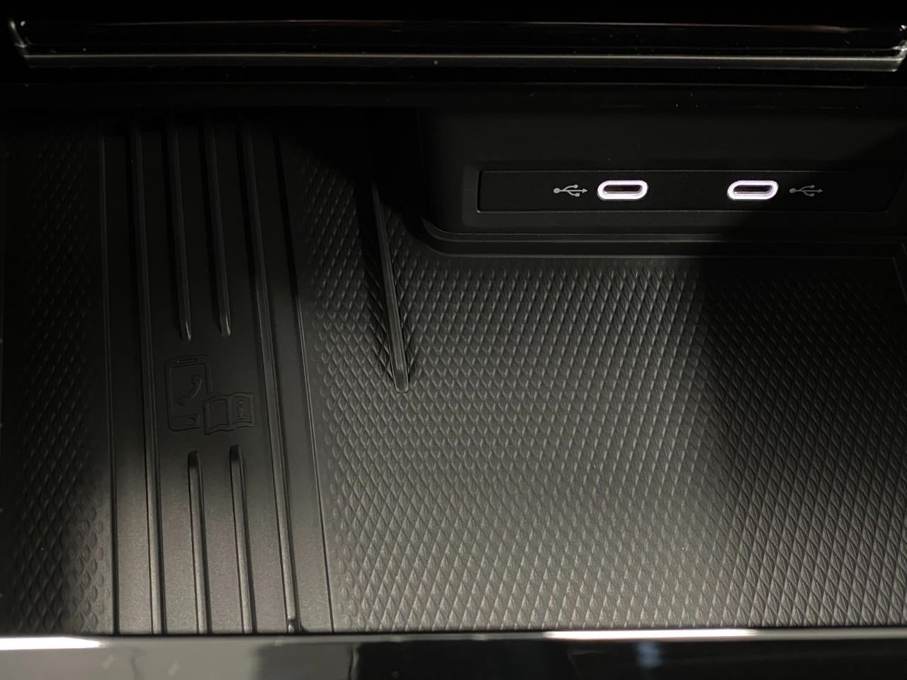 2025 Volkswagen Atlas Cross Sport 2.0T SE w/Technology 4MOTION