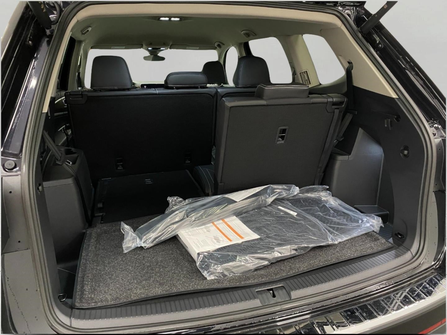 2026 Volkswagen Atlas 2.0T SE w/Technology 4MOTION