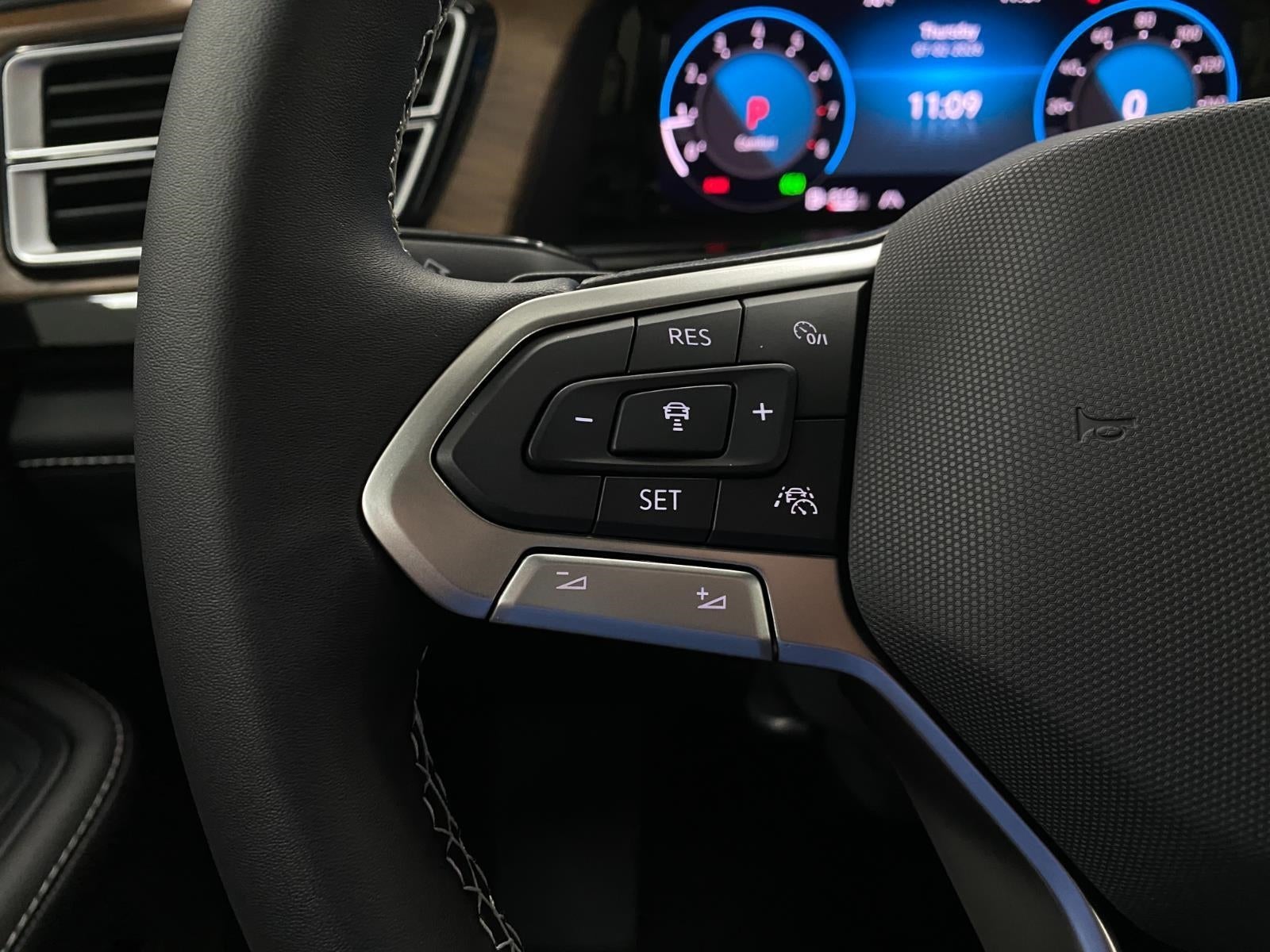 2026 Volkswagen Atlas 2.0T SE w/Technology 4MOTION