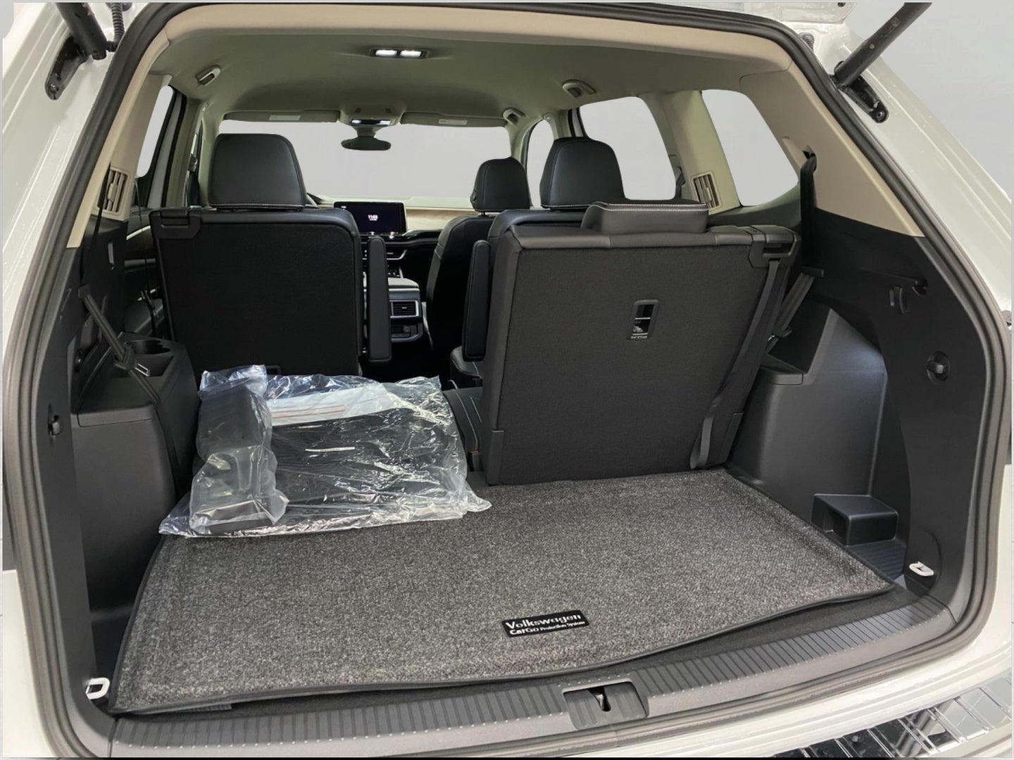 2026 Volkswagen Atlas 2.0T SE w/Technology 4MOTION