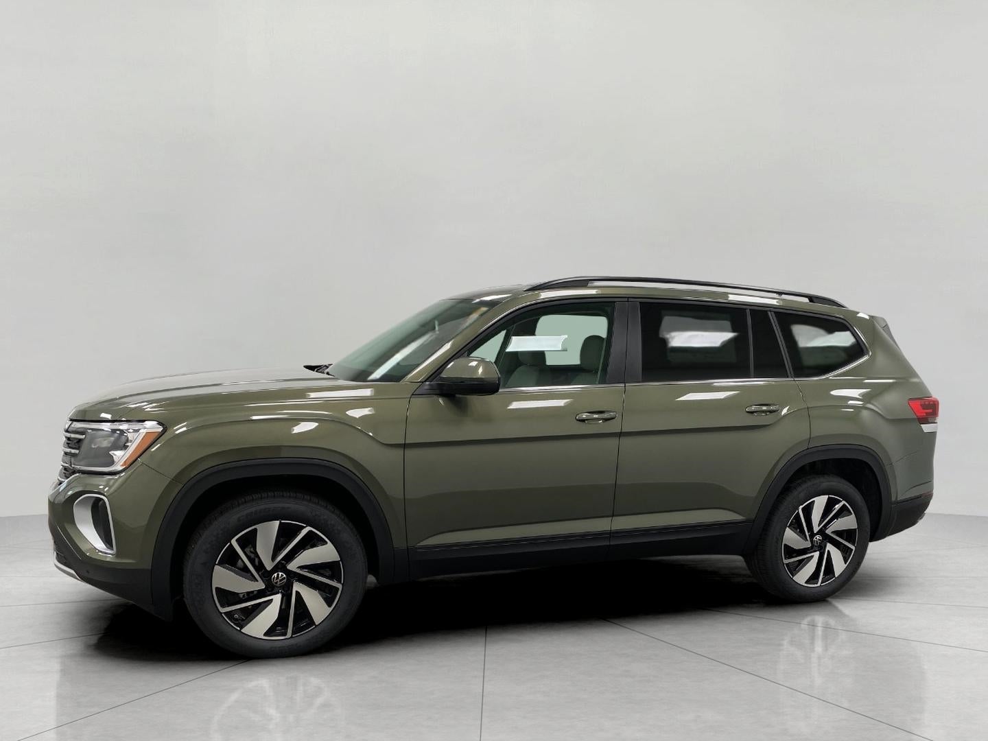 2026 Volkswagen Atlas 2.0T SE w/Technology 4MOTION