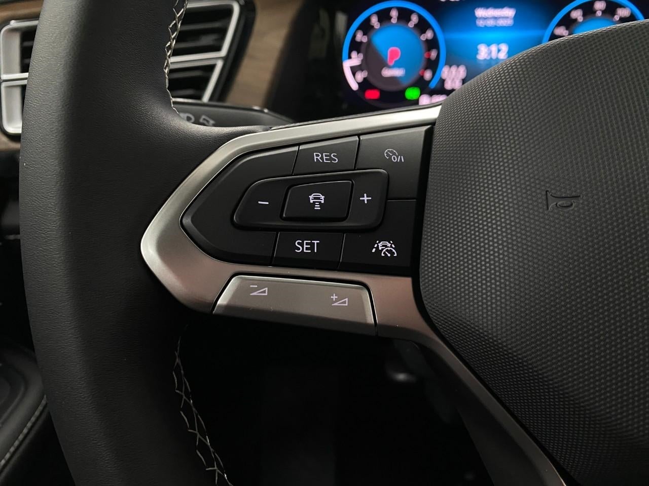 2026 Volkswagen Atlas 2.0T SE w/Technology 4MOTION