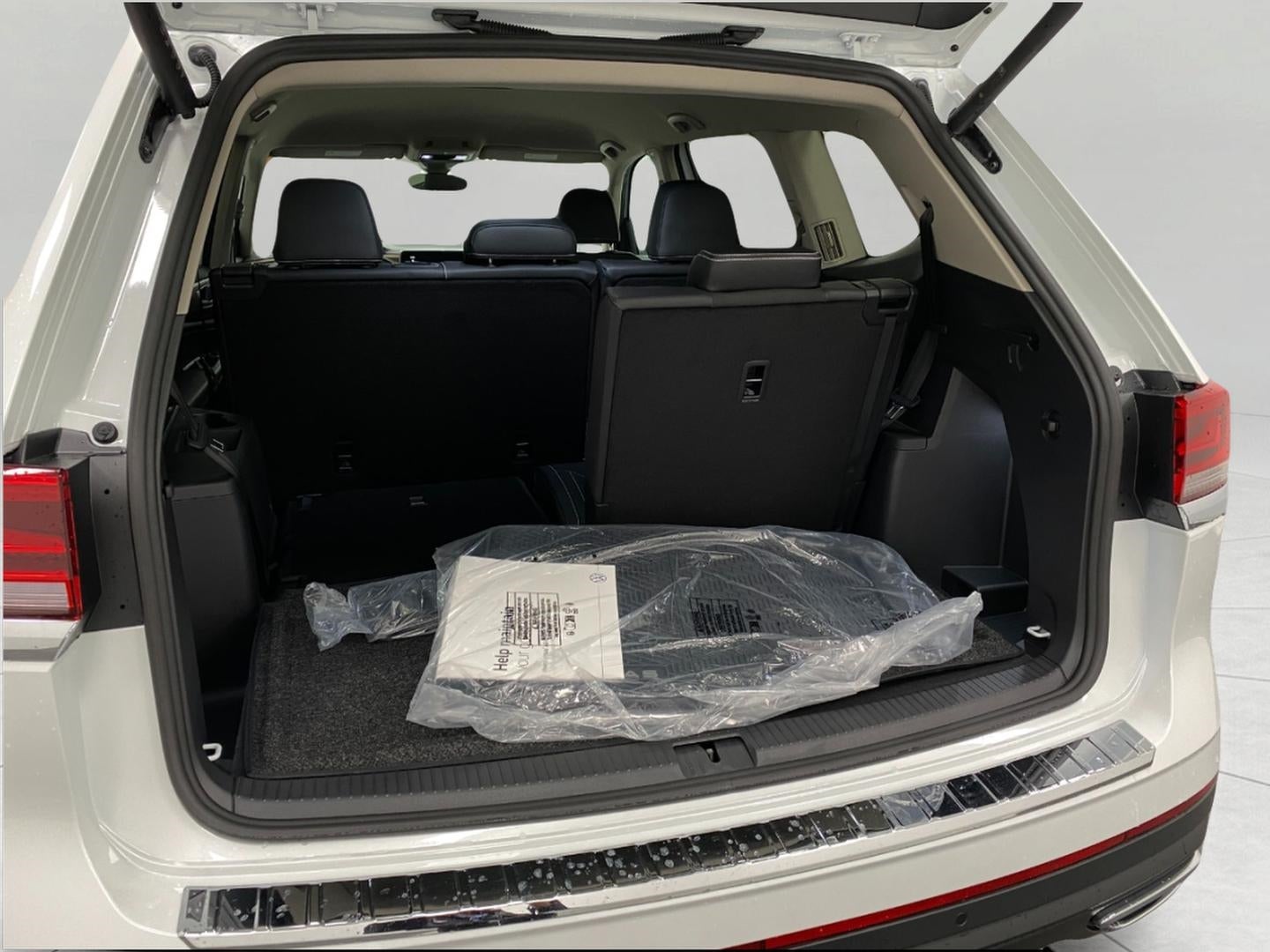 2026 Volkswagen Atlas 2.0T SE w/Technology 4MOTION