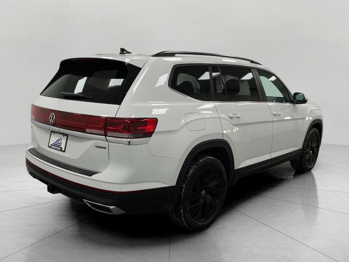 2024 Volkswagen Atlas 2.0T SE w/Technology 4MOTION