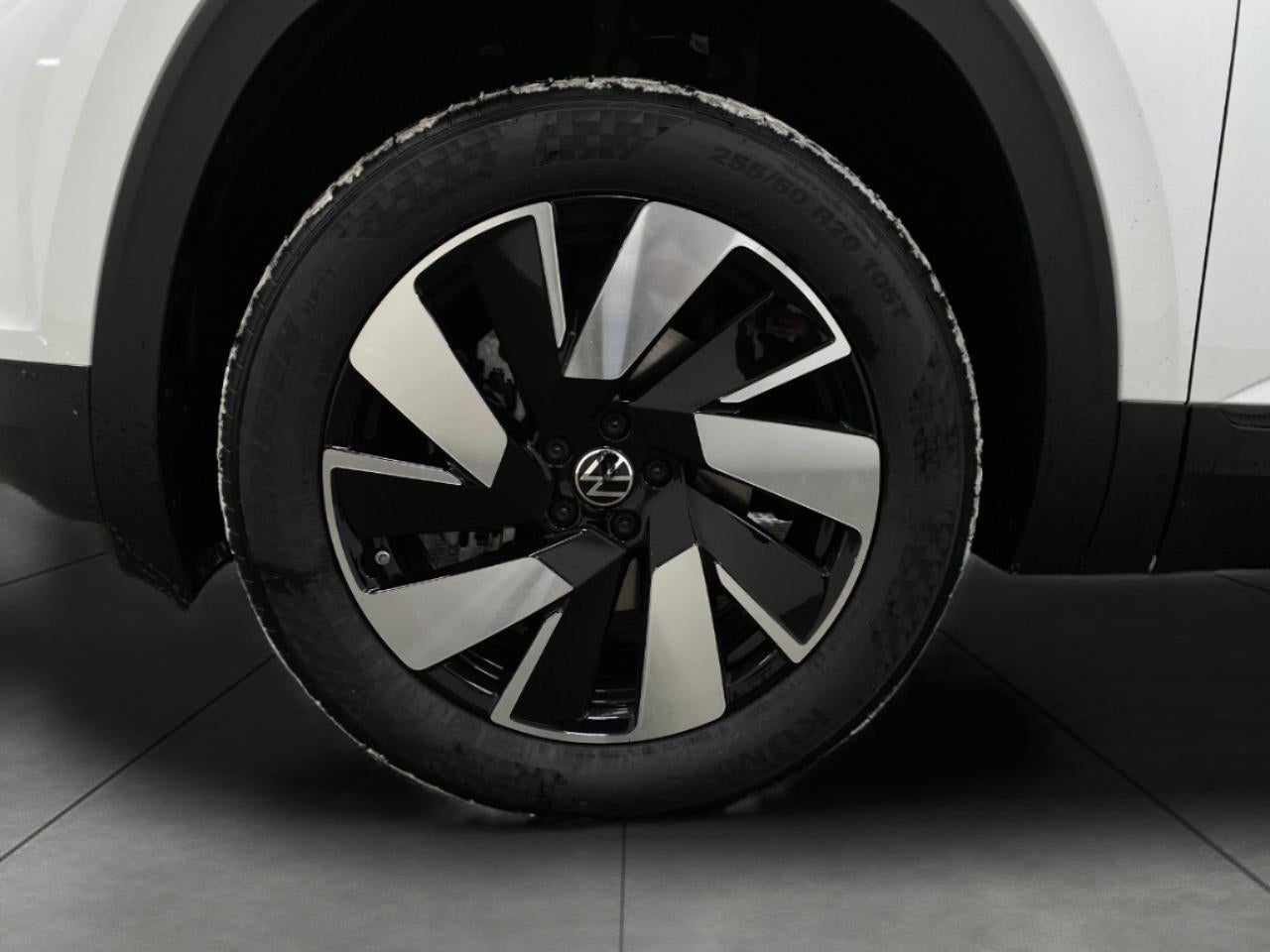 2026 Volkswagen Atlas Cross Sport 2.0T SE w/Technology 4MOTION