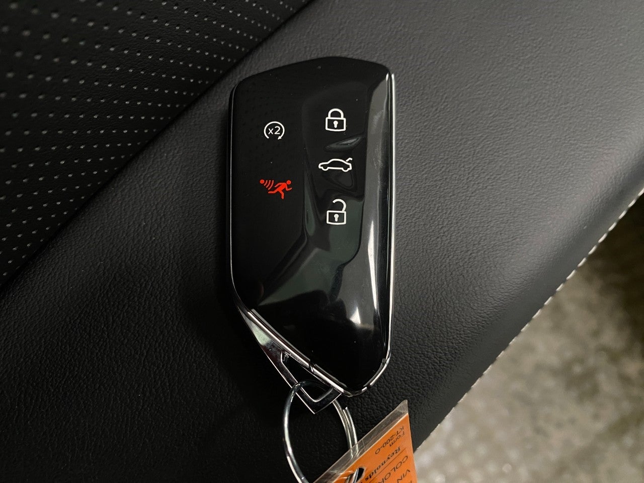 2026 Volkswagen Atlas Cross Sport 2.0T SE w/Technology 4MOTION