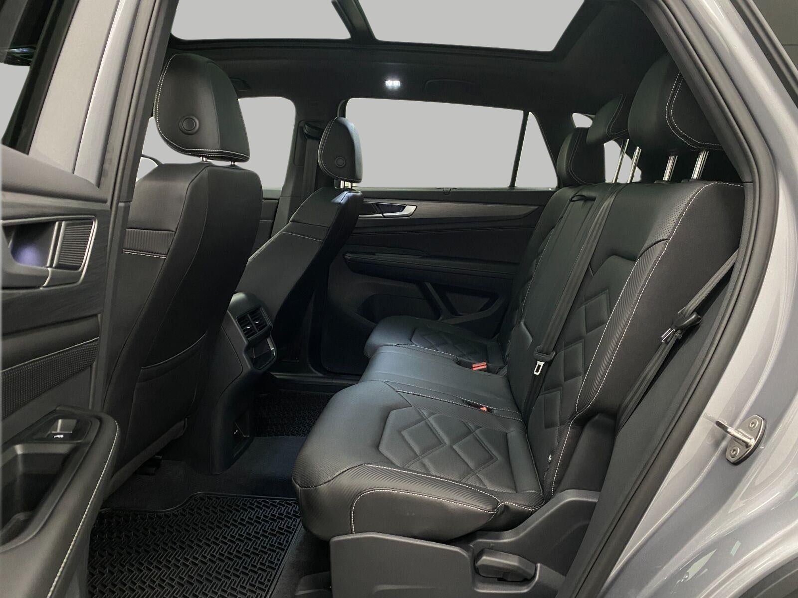 2026 Volkswagen Atlas Cross Sport 2.0T SE w/Technology 4MOTION