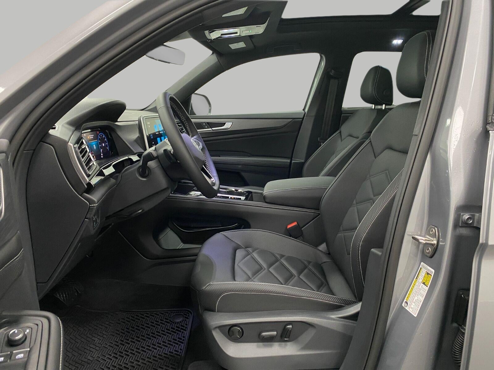 2026 Volkswagen Atlas Cross Sport 2.0T SE w/Technology 4MOTION