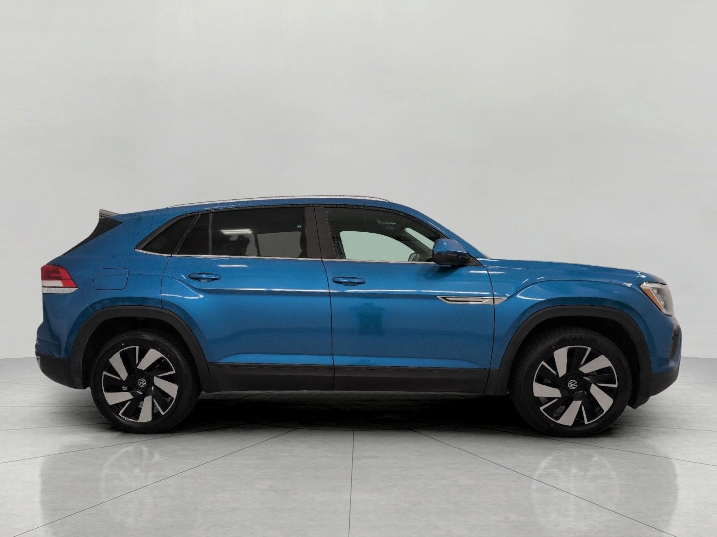 2024 Volkswagen Atlas Cross Sport 2.0T SE w/Technology 4MOTION