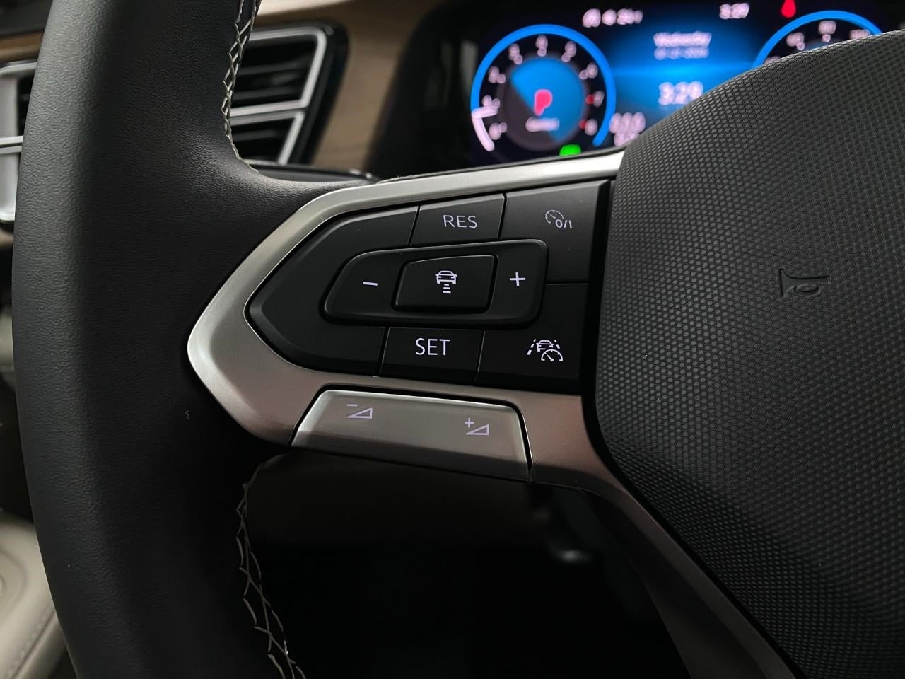 2026 Volkswagen Atlas 2.0T SE w/Technology 4MOTION