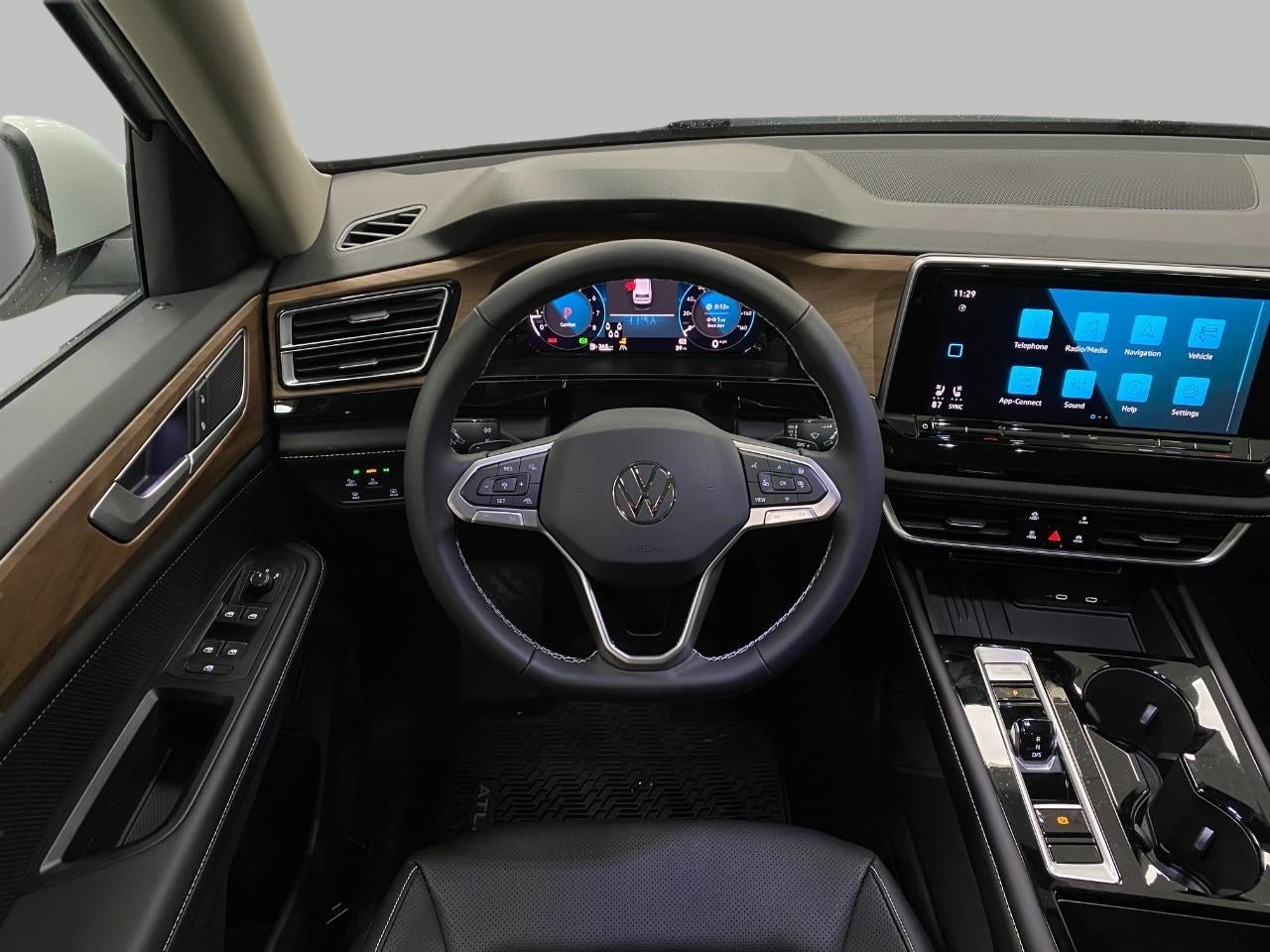 2026 Volkswagen Atlas 2.0T SE w/Technology 4MOTION