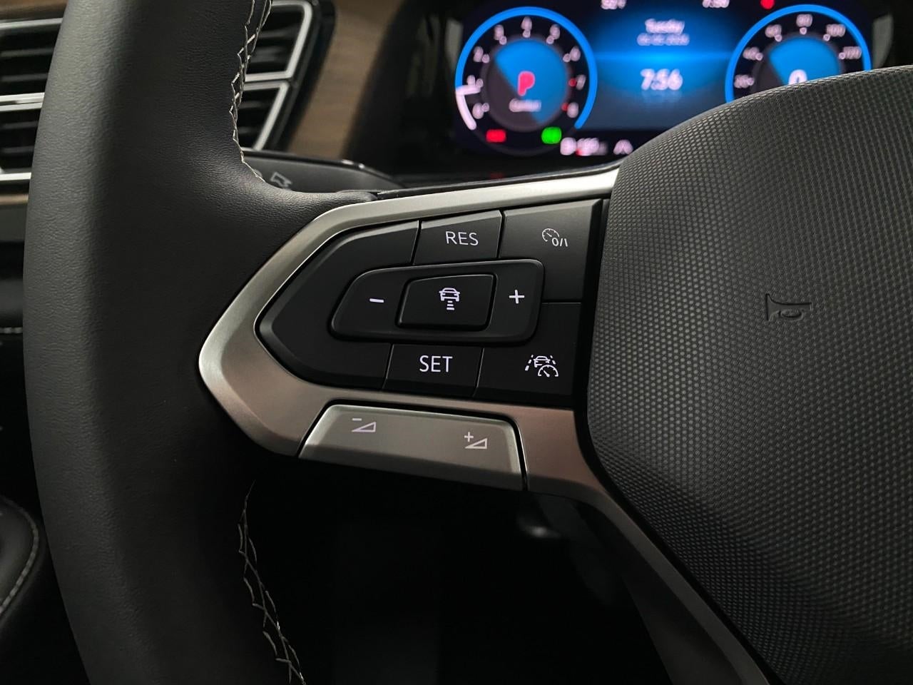 2026 Volkswagen Atlas 2.0T SE w/Technology 4MOTION