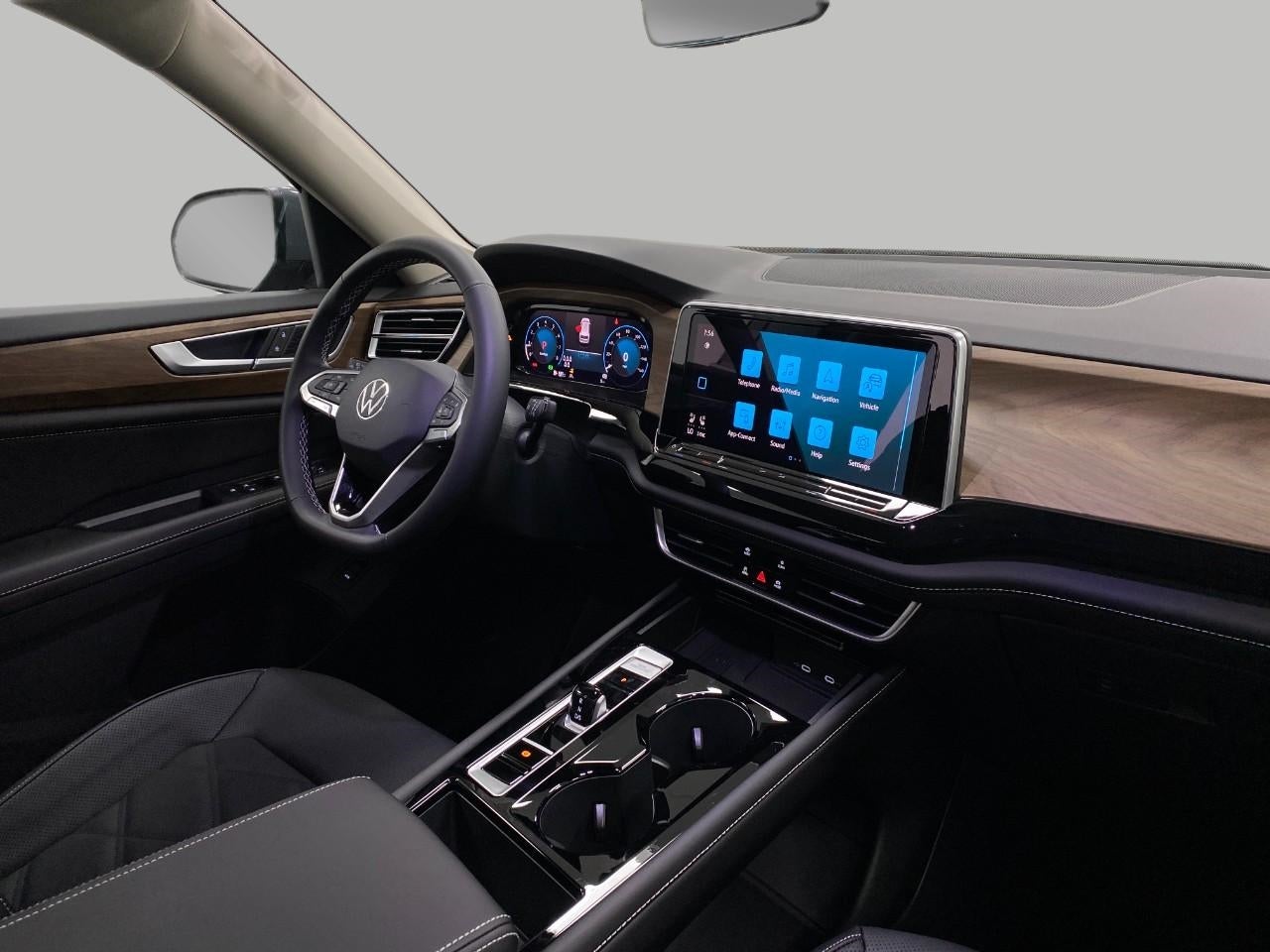 2026 Volkswagen Atlas 2.0T SE w/Technology 4MOTION