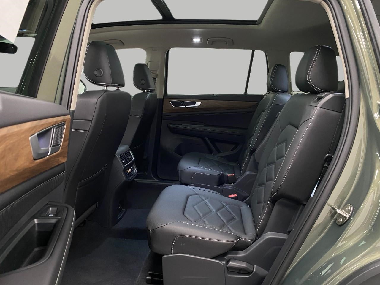 2026 Volkswagen Atlas 2.0T SE w/Technology 4MOTION