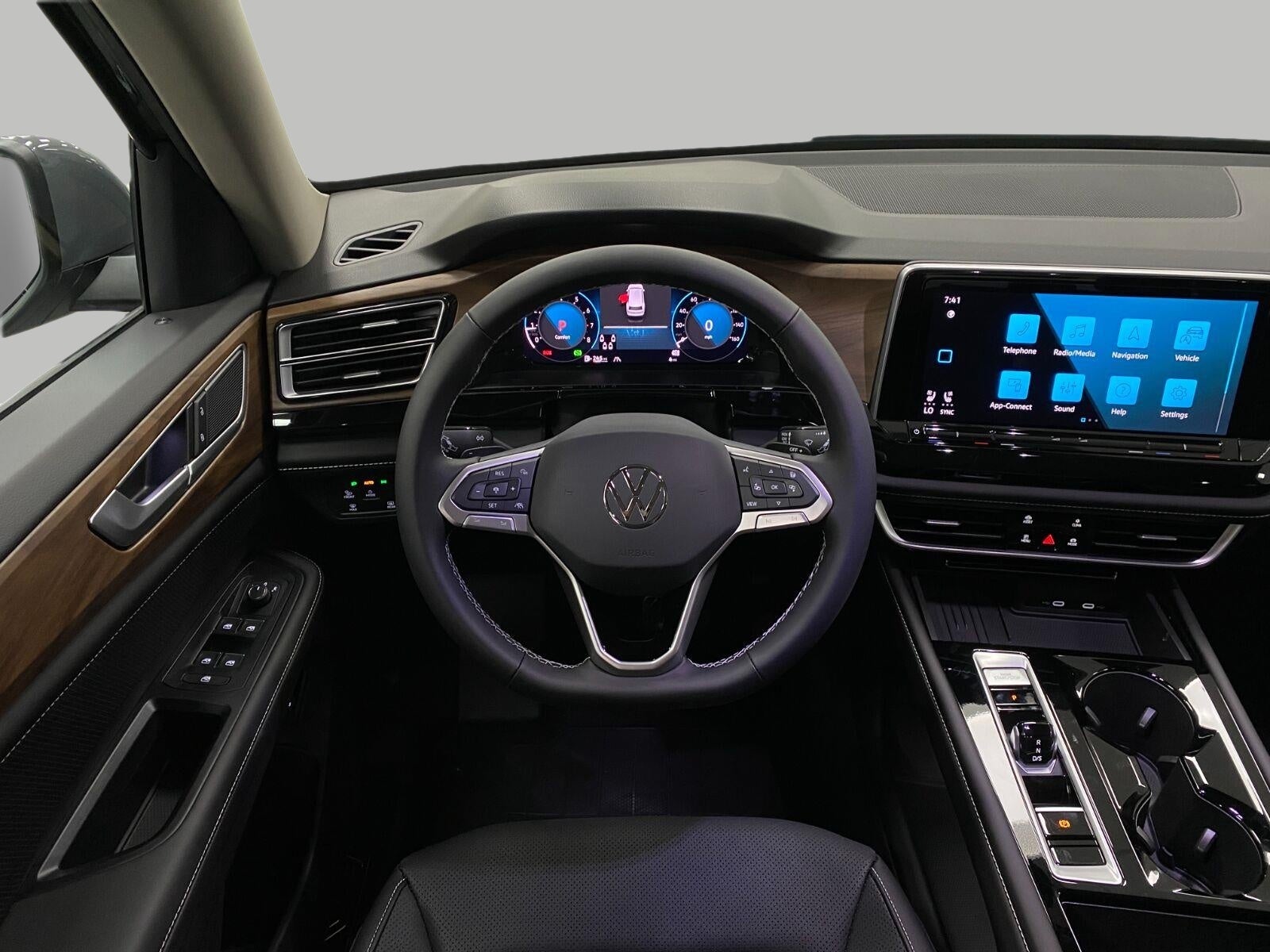 2026 Volkswagen Atlas 2.0T SE w/Technology 4MOTION