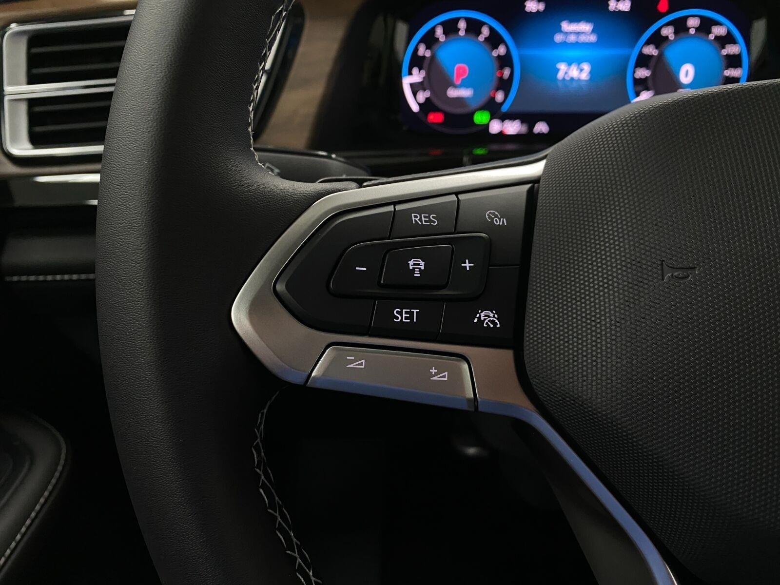 2026 Volkswagen Atlas 2.0T SE w/Technology 4MOTION