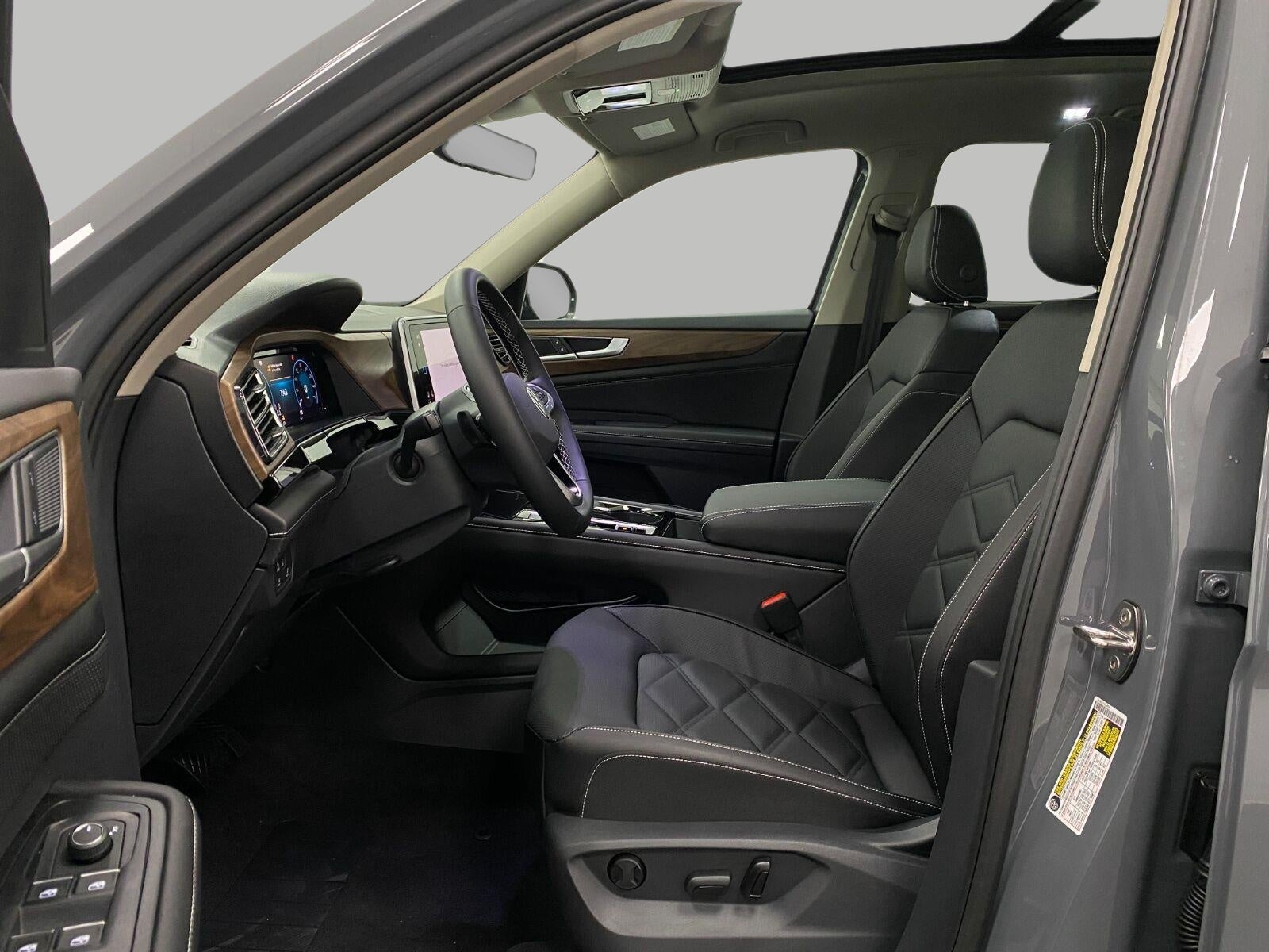 2026 Volkswagen Atlas 2.0T SE w/Technology 4MOTION