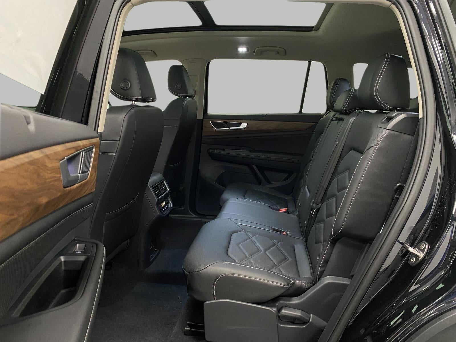 2026 Volkswagen Atlas 2.0T SE w/Technology 4MOTION