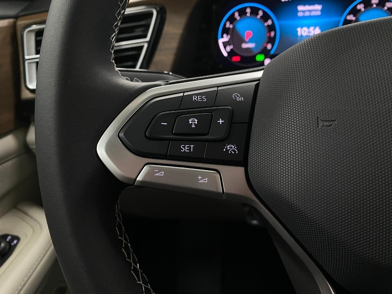 2026 Volkswagen Atlas 2.0T SE w/Technology 4MOTION