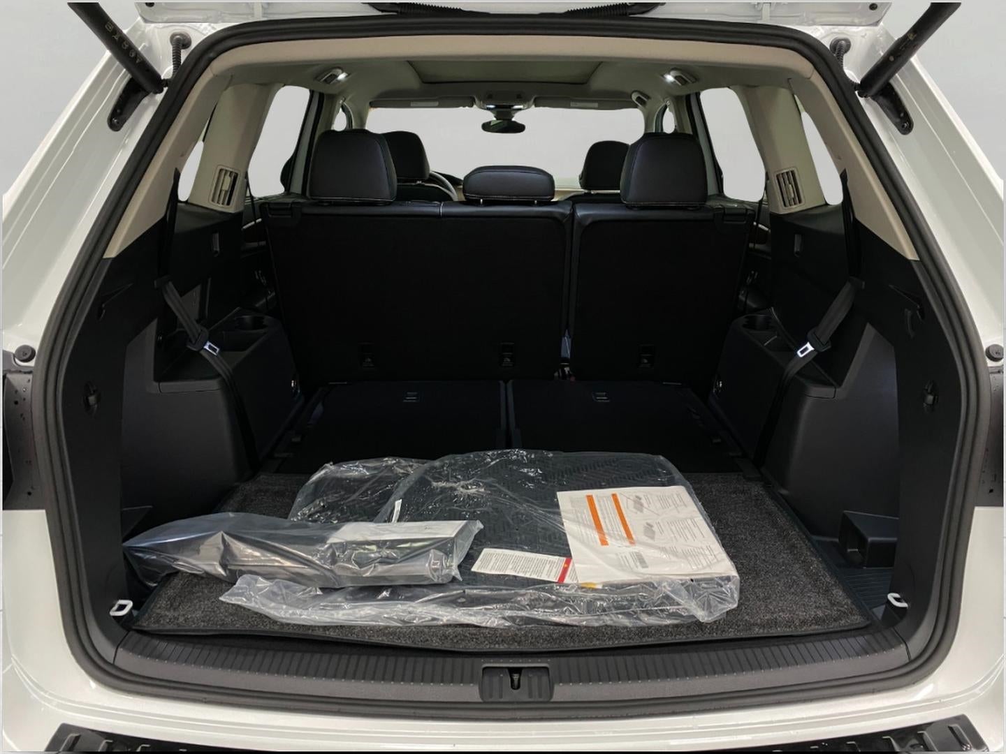 2026 Volkswagen Atlas 2.0T SE w/Technology 4MOTION