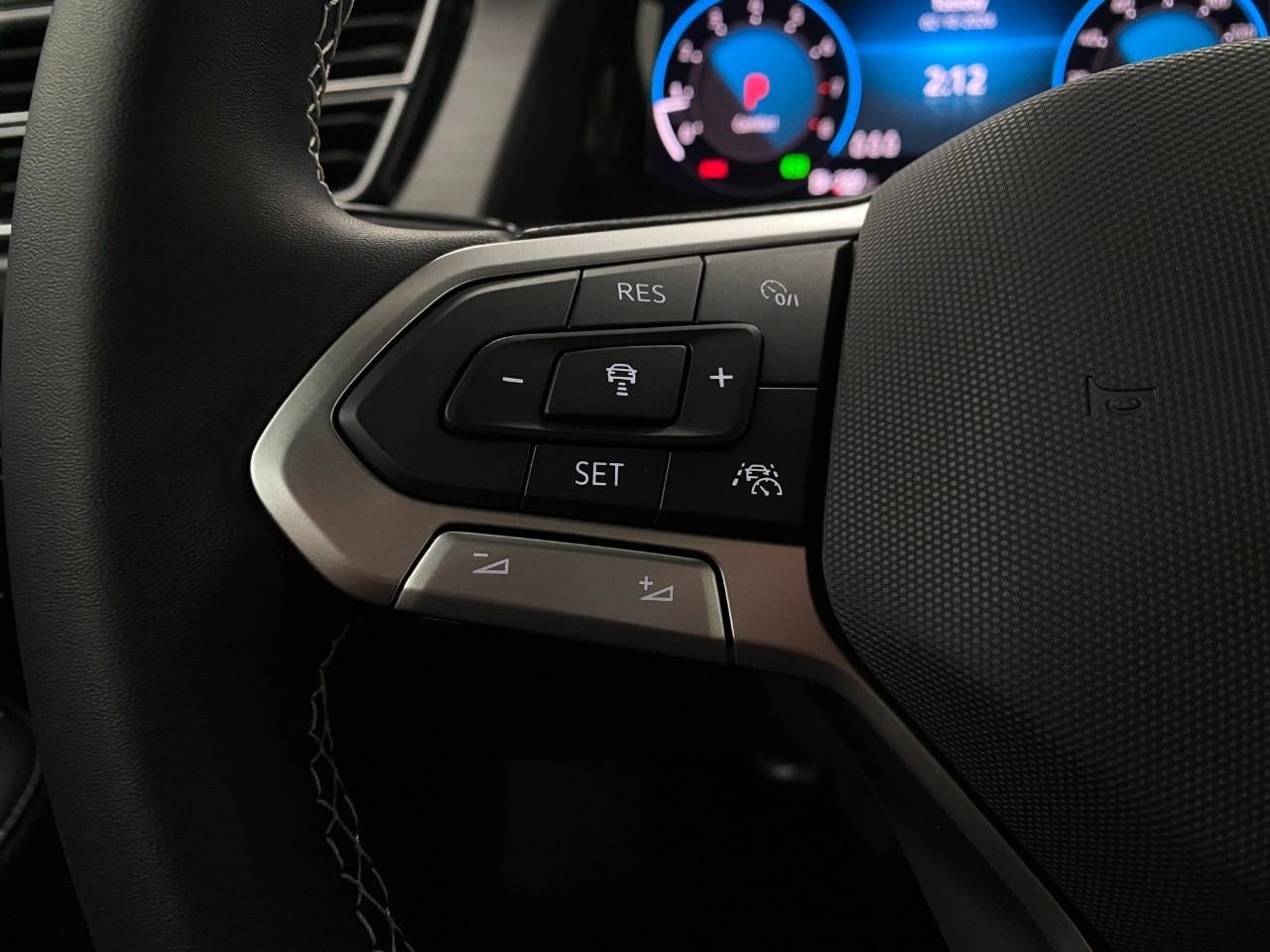 2026 Volkswagen Atlas Cross Sport 2.0T SE 4MOTION