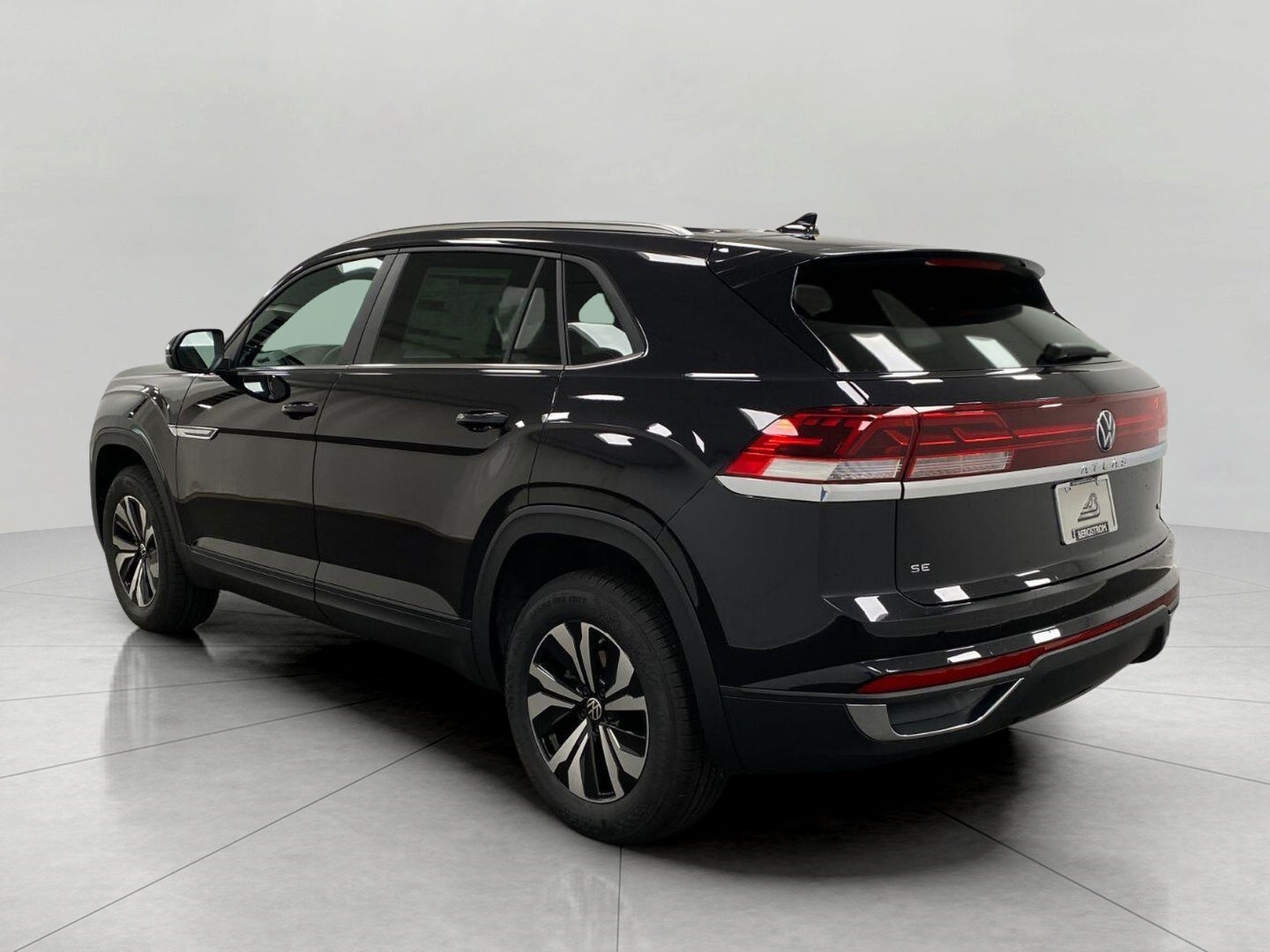 2026 Volkswagen Atlas Cross Sport 2.0T SE 4MOTION