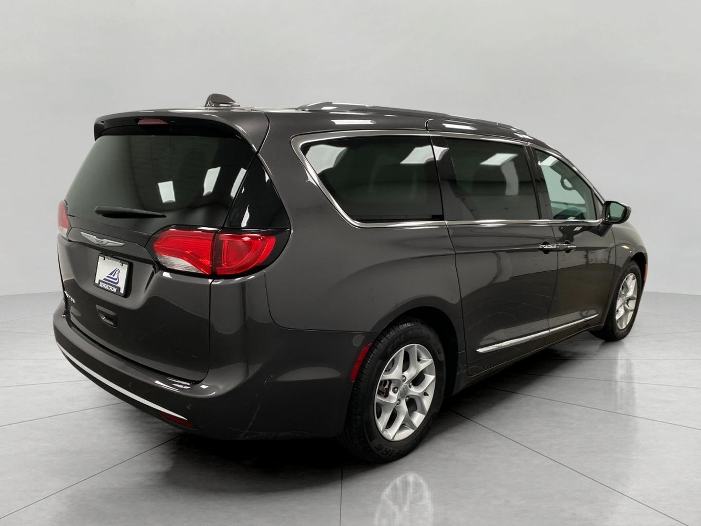 2017 Chrysler Pacifica Touring-L Plus FWD