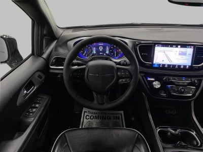 2025 Chrysler Pacifica Limited FWD