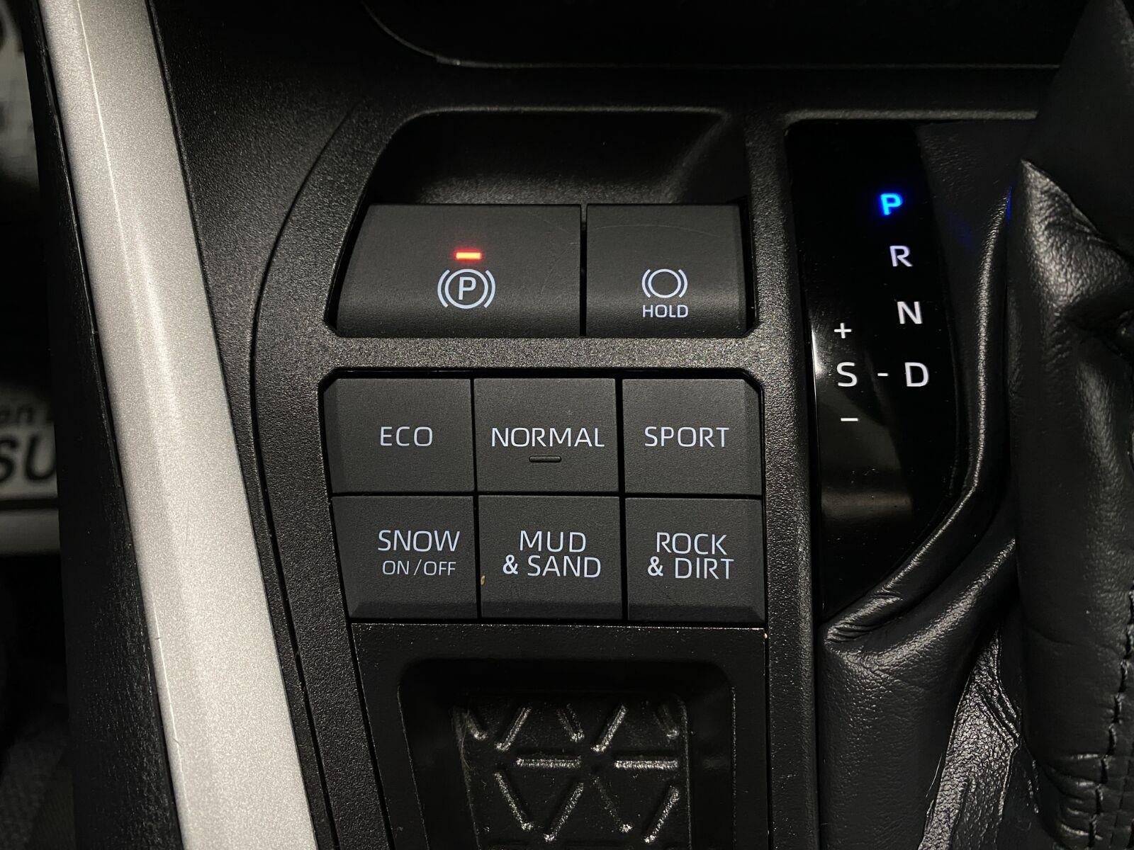 2025 Toyota RAV4 XLE AWD